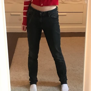 Lågmidjade jeans Lee - Lågmidjade jeans från Lee. Rak modell 