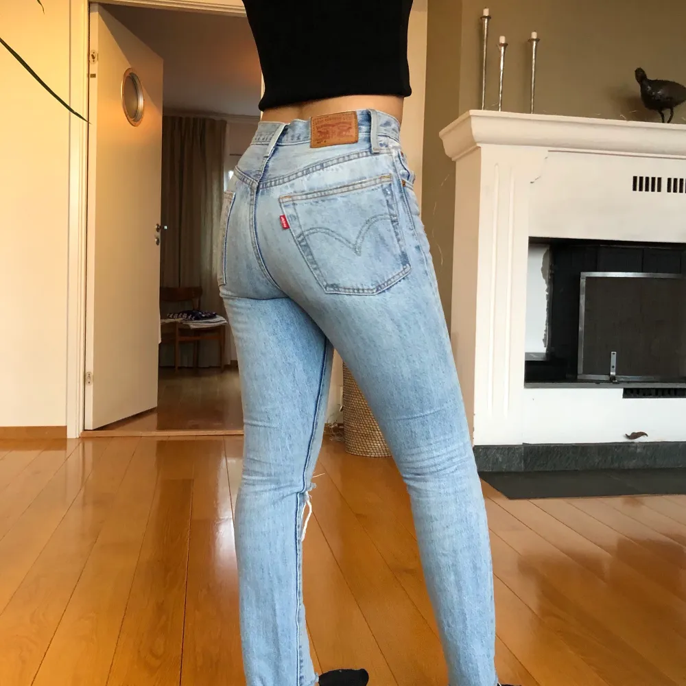Slitna Levis jeans, ingen stretch. Smal passform. . Jeans & Byxor.