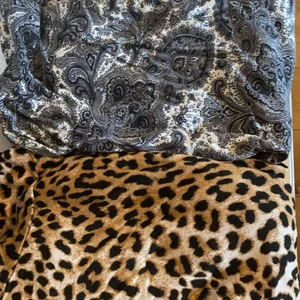 Tröja - Säljer två långarmade tröjor från Gina. Knappt använda så fint skick. 40kr för båda