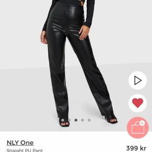 Skinnbyxor helt nya - Köpte dessa super snygga skinnbyxorna från Nelly i storlek M, säljer pga att jag glömde returnera dom i tid. Passar även S och L beroende på hur man vill att dom ska sitta! Aldrig använda då jag har ett par andra och lapparna sitter kvar!