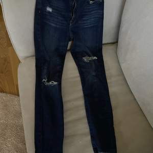 Highwasted jeans i strl 25, stretch 