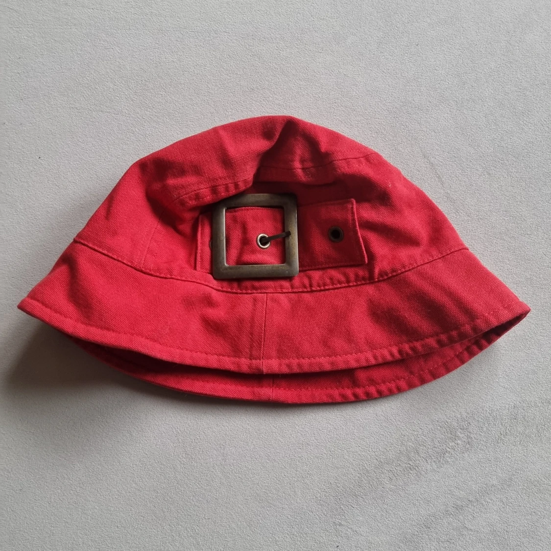 Ny röd buckethat - 90