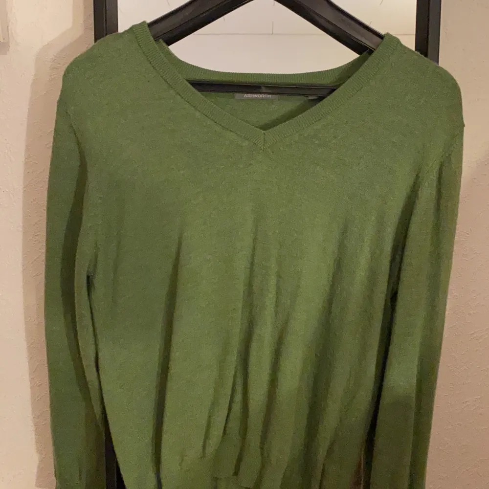 Grön tröja/sweater. Tröjor & Koftor.