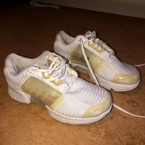 Adidas skor  - Helt oanvända! Köpt för 1400 kr
