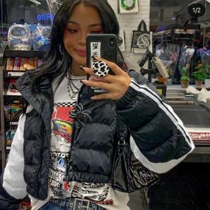 Intressekoll på min adidasjacka - As snygg kort jacka som är hyfsat varm