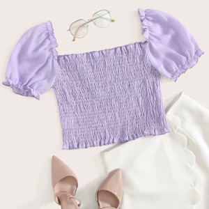 Söt topp i pastell - Denna topp är i nyskick och riktigt fin till våren och sommar😊🌸