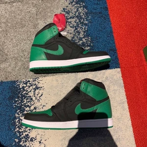 Air Jordan 1 retro high OG “pine green” - Helt ny (självklart äkta)