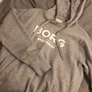 Björn Borg  - Herr. Använder dock själv för gillar oversize. 