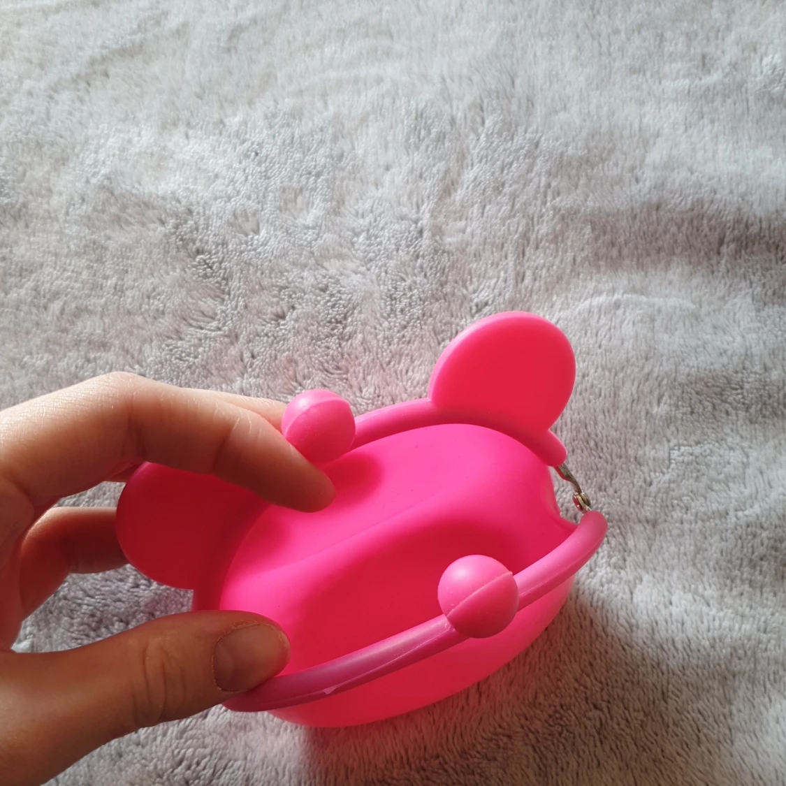 Rosa plånbok med öron i silikon - 90