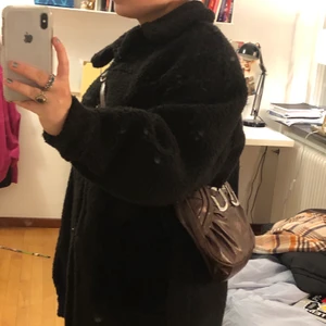 Teddykappa  - Mysig teddykappa från &otherstories. Enkel och passar till allt! Bara använd några gånger förra vintern. 💞💞✨✨