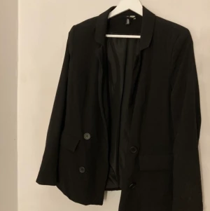 Blazer - Snygg blazer använd typ en gång?? Superfint skick 