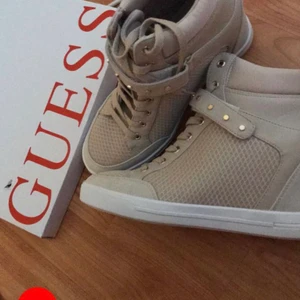 Guess skor  - Säljer mina äkta  Guess skor eftersom dom inte kommer till användning, använda 2 gånger. Storlek 40/41