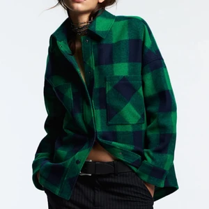 Zara kacka - Så snygg skjortjacka från zara. Oanvänd med prislapp kvar😍