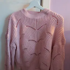 Rosa tröja från Gina tricot. Strl S. Supermjuk i materialet.