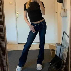 Lågmidjade jeans - Lågmidjade jeans från 7 of all makind , innerbenslängd 85cm