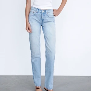 Midrise jeans zara - Slutsålda och jättepopulära midrise jeans från zara, helt nya med lappen kvar💓