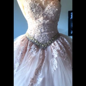 Balklänning  - Balklänning använd en gång 