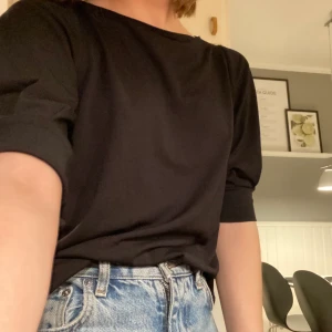 HM storlek S - Säljer en fin och nästan oanvänd blus 