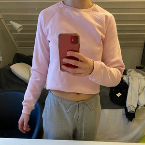 Sweatshirt - Sweatshirt från lager157💕 Använd max 5 ggr, inga defekter! Stl:XS