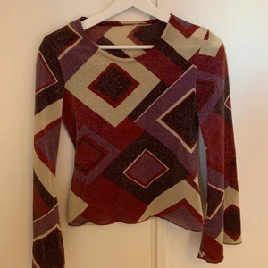 Tröja -  Super fint skick och strecthig! Köparen står för frakt