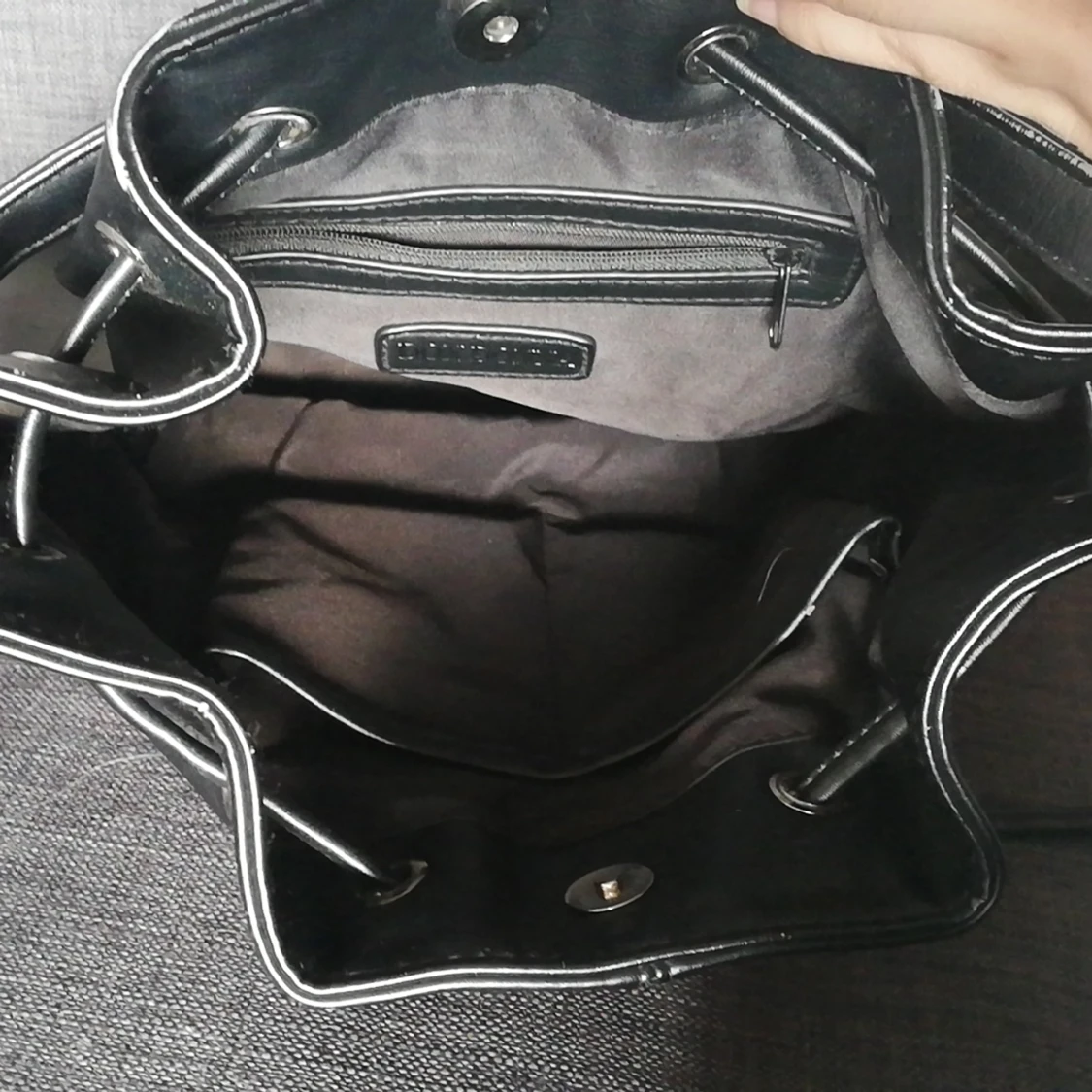 Svart handväska  - 90