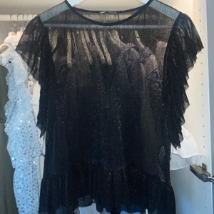 Zara tröja - Helt oanvänd tröja från Zara som är såå himla fin. Finns inte kvar på hemsidan/butik. 99kr 🖤🖤