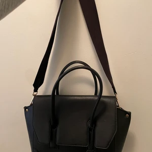 Svart väskan - Svart väskan från H&M använd några gånger