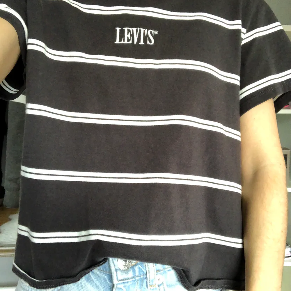 Tröja från Levis som knappt är använd. Köpare står för frakt. T-shirts.