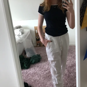 Tommy hilfiger tshirt  - mörkblå helt oanvänd tommy hilfiger tshirt i stl s💕