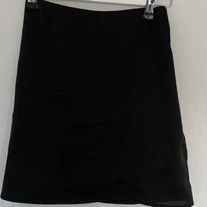 En svart kjol från missguided.