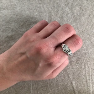 Populär ring - Populär ring, helt ny. Justerbar så passar alla 🖤 frakt +13kr