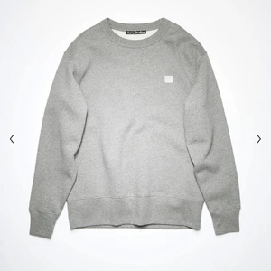 Acne tröja - Säljer denna snygga acne tröja. Använd fåtal gånger så den är i bra skick. 