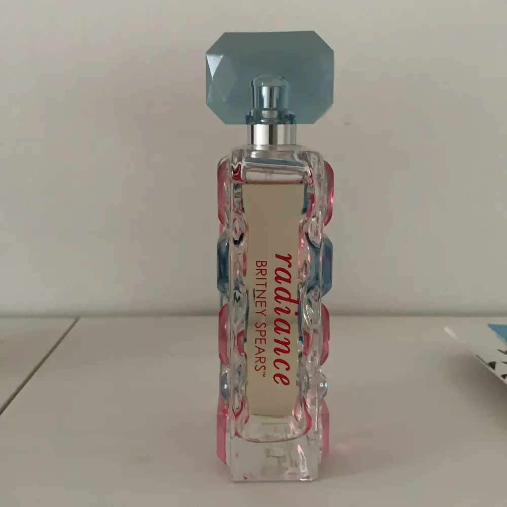 No longer available to buy at stores perfume 100ml never used . Övrigt.