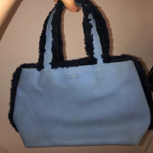 Väska XoXo! - 7/10 skick! Kul design på denna som jag hittade på secondhand i Tyskland. 