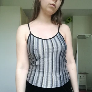 Linne från Humana - Trendigt linne från Humana! Sparamt använd. Stretchig o perfekt för sommaren! 🌴