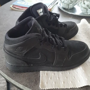 Nike Jordan skor! - Super fina svarta nike jordans skor st 37,5            500kr!! 