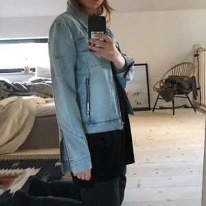 Wesc jeansjacka  - Wesc jeansjacka som NY