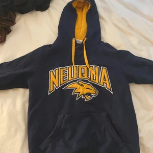 Hoodie S - Champion hoodie köpt på Beyond Retro strl S , köparen står för ev frakt 💖