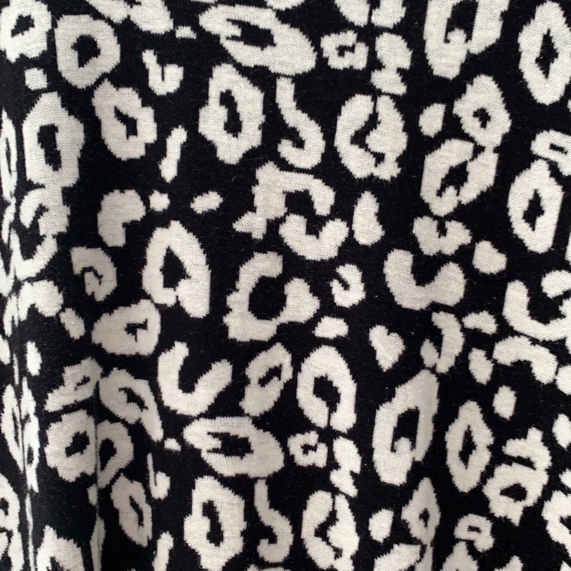 Leopard tröja svart/vit - 90