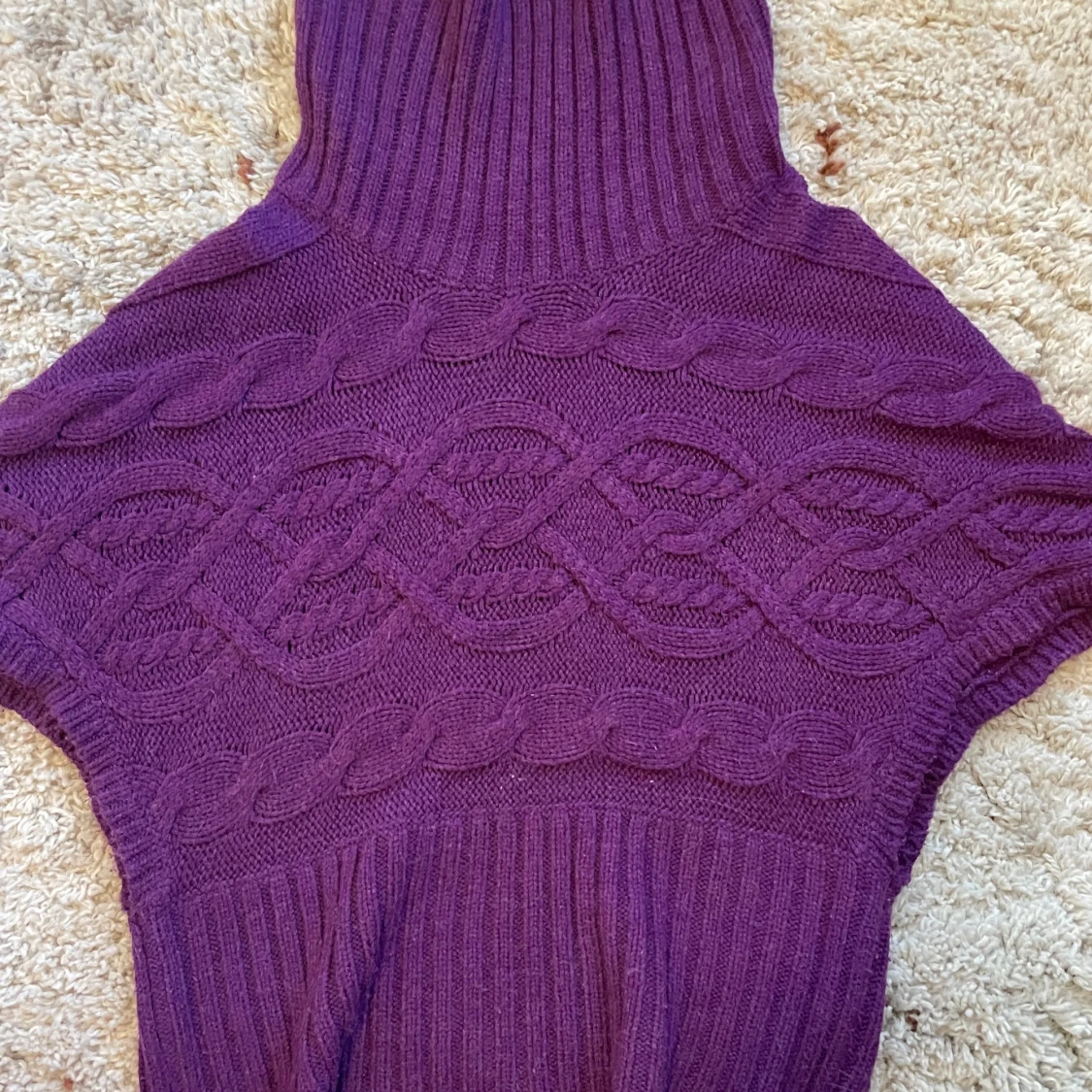 Mysig slipover/poncho med polokrage - 90