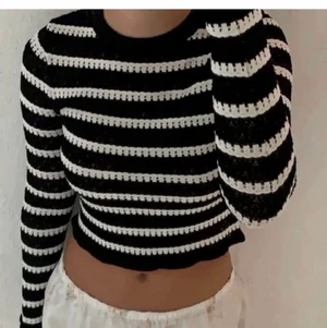 Tröja - Säljer denna tröja från zara, storlek s och som i nyskick och slutsåld hör av er vid frågor