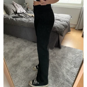 Vintage kostymbyxor - Svarta vintage kostymbyxor som passar storlek XS/S. Perfekt långa på mig som är 170. Pris 150kr + frakt.