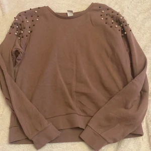 Tröja med pärlor  - Storlek 170 min passar S och M