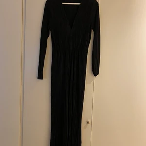 Byxdress - Byxdress från Gina tricot, super fint skick.