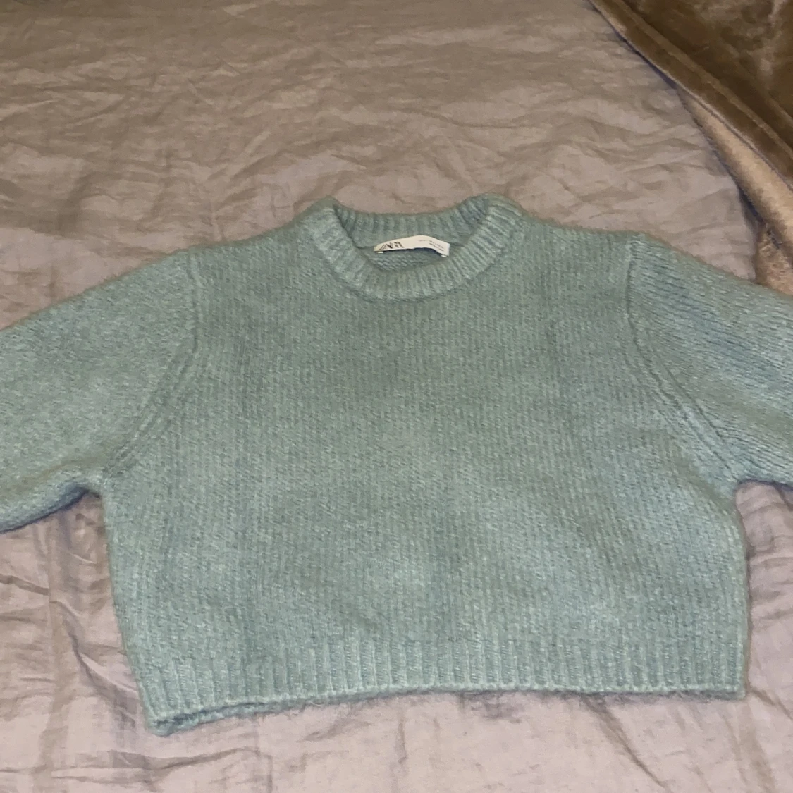 Stickad grön tröja  - 91