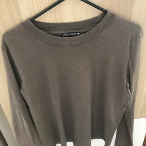 Zara tröja - Grå brun tröja från zara, bra skick men kommer inte till användning ❣️Köpt för 250, säljer för 100
