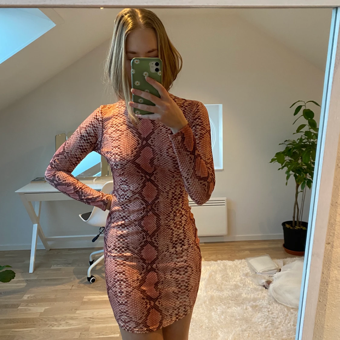 Tight leopardmönstrad klänning