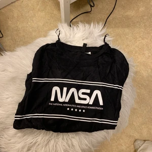 T shirt nasa - Fin T-shirt, knappt använd 🖤🖤🖤