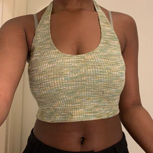Halterneck  - Jätte fin topp som passar perfekt till sommaren! Storlek M😊