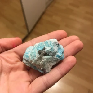 💎Kristall Blue Aragonite💎 - Man får mycket självklartförtoende av denna kristall  och den kan även ge än mycket drömmar💕Självklart äkta💕köptes för 140kr och säljer för 80kr❤️ säljer pågrund av att jag har alldeles för mycket kristalle...